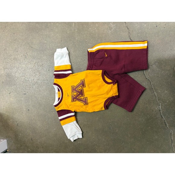 Nike Baby Boys 3/6M Bodysuit Shorts Set‎ Minnesota Gophers Team Outfit - Picture 2 of 7